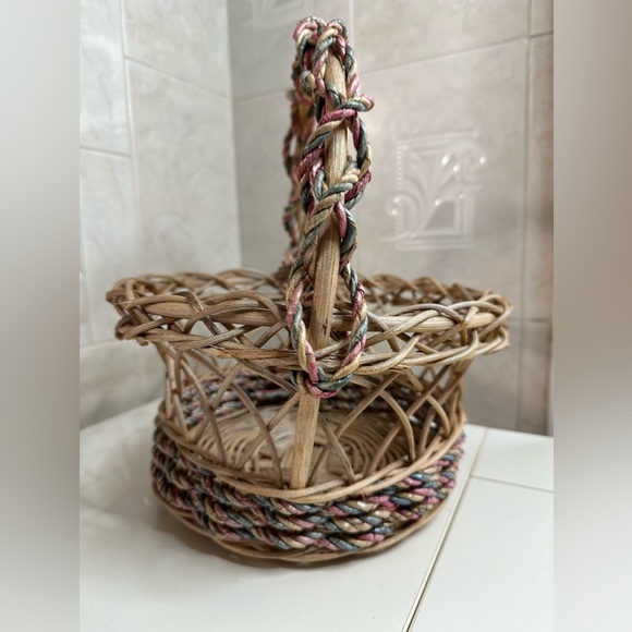 2 Large Beautiful Mauve, Teal Wicker Baskets - Picture 6 of 16